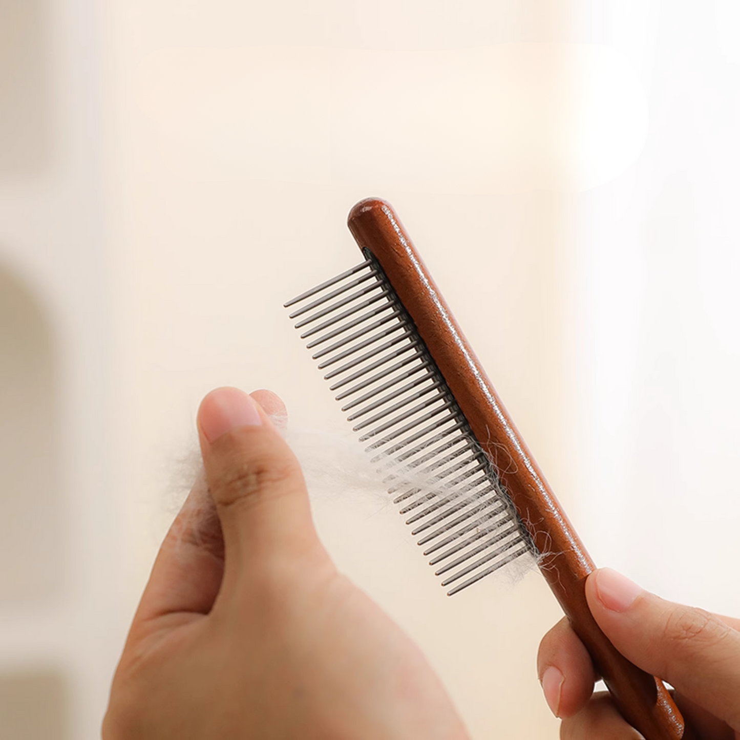 KinuComb – Wooden Grooming Comb for Cats