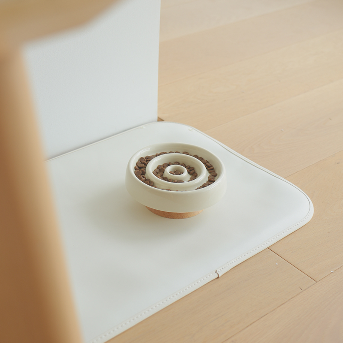 Mizunami Bowl™ – Slow Feeder with Solid Wood Base