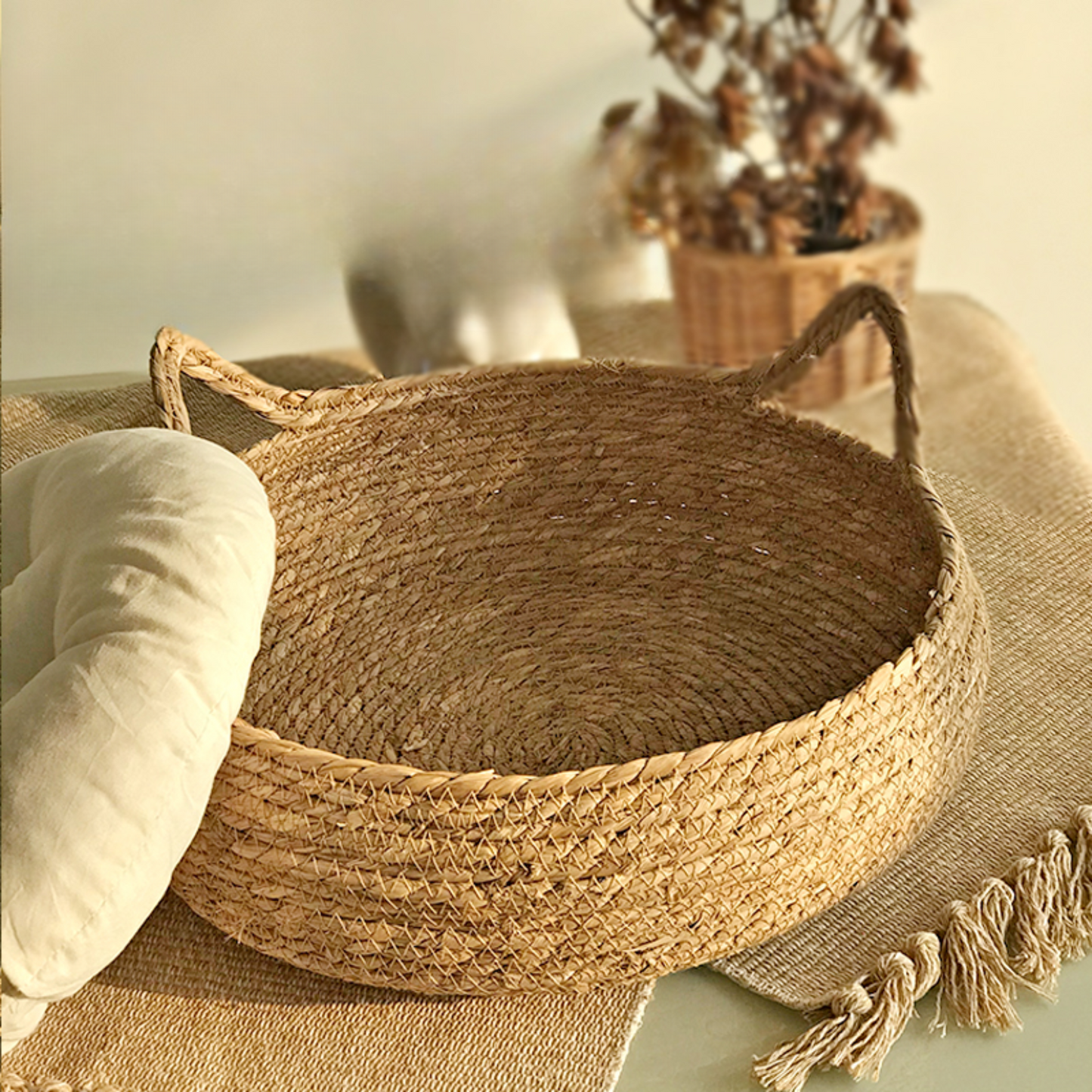 NokoBed™ – Handwoven Bulrush Cat Bed (with Cushion and Pillow)